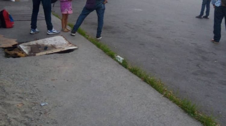 Tiene que pararse a pedir cola.jpg
