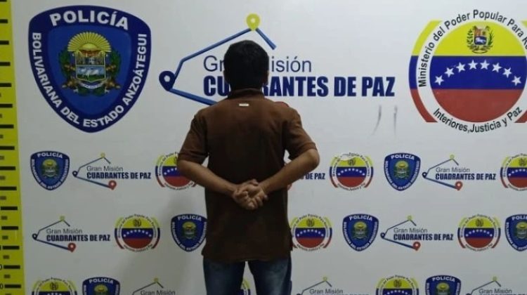 Trabaja en el área de mantenimiento