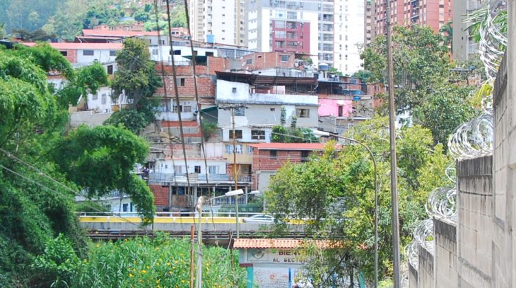 alumbrado-barrio-la-cruz