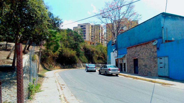 alumbrado en la calle paez