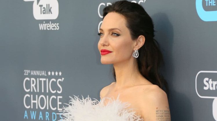 angelina-jolie-sera-una-heroina-en-nueva-pelicula-de-marvel-the-eternals-