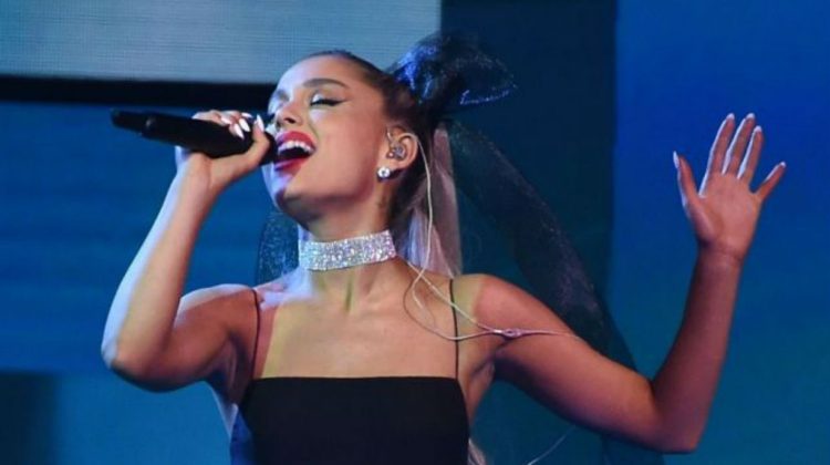 ariana-grande-25051