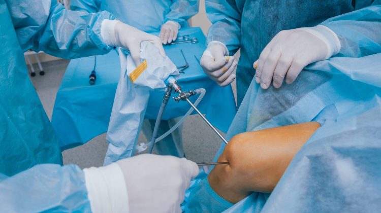 artroscopia de rodilla o de hombro