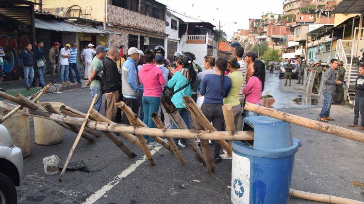 barricada-en-la-protesta-del-chorrito