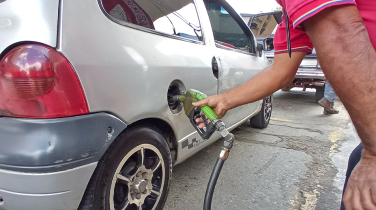 bomba de gasolina, luis maizo