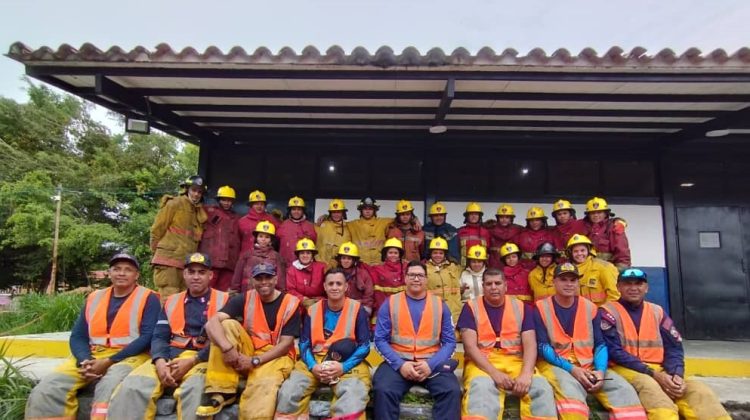 bomberos finalizan curso