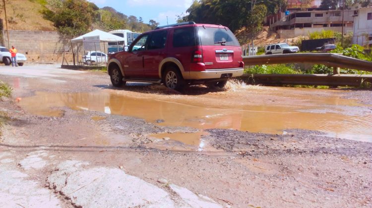 calle el puente la macanerna los teques