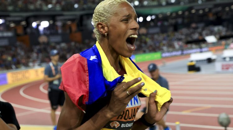 Budapest (Hungary), 25/08/2023.- Yulimar Rojas of Venezuela celebrates her victory after the final of women's triple jump of the World Athletics Championships in Budapest, Hungary, 25 August 2023. (Mundial de Atletismo, Triple salto, Hungría) EFE/EPA/Istvan Derencsenyi HUNGARY OUT