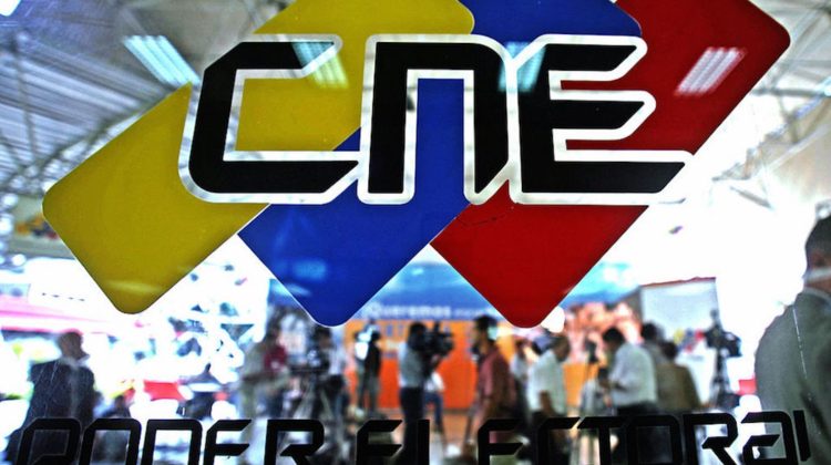 cnne-307857-periodistas-colocan-equipos-en-las-insta
