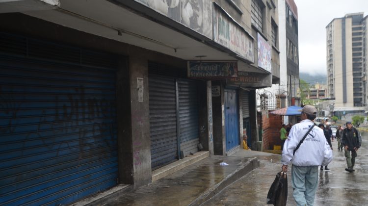 comercios cerrado en la hoyada