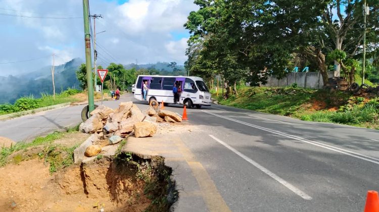 cruce en cumbre azul