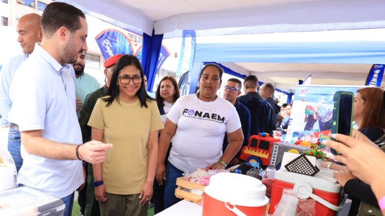 delcy-rodriguez-en-fuerte-tiuna-54905