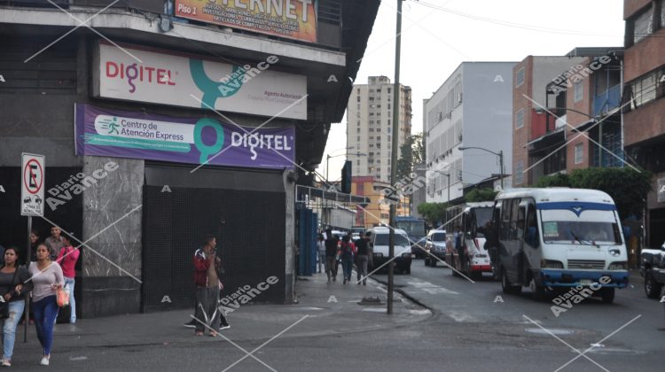 desalojan puestos de comida rapida