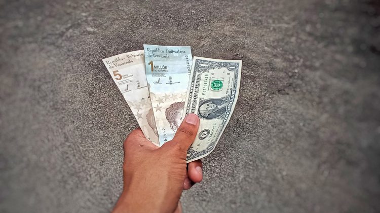 dolares y bolivares, luis maizo