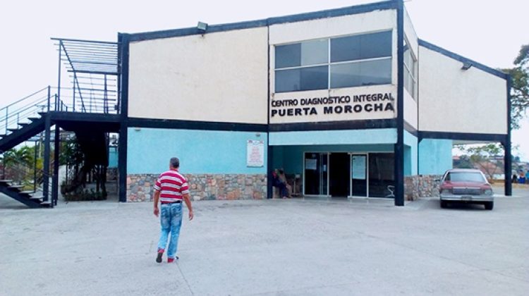 fachada de centro de salud puerta morocha