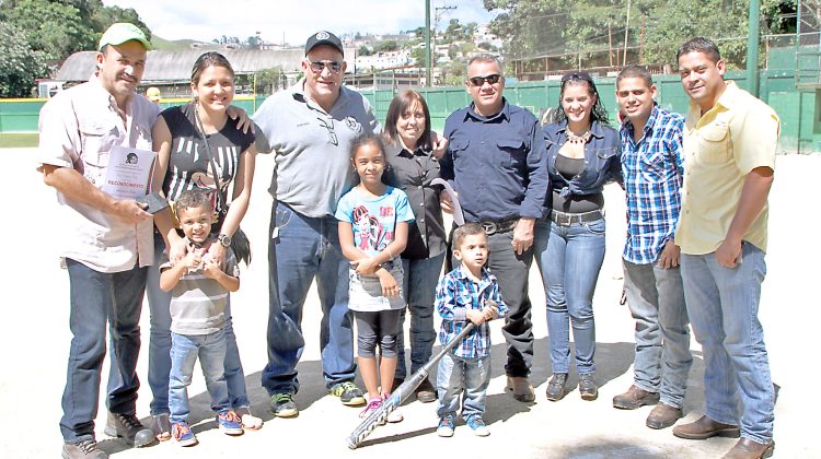 familia cruz celebró en grande la victoria ante Siglo XXI