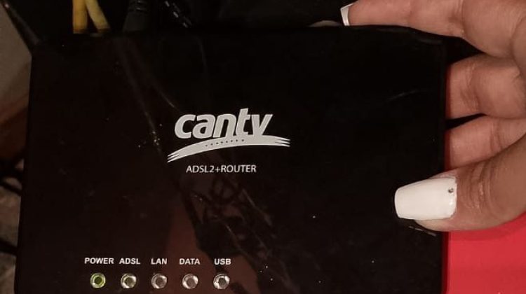 favor insertar en un recuadro a la foto principal