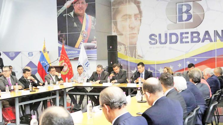 Sudeban - Rueda de prensa con todo el sector bancario - AndresT - 18-10-2018


Fotos: Andrés Torres
Fecha: 18-10-2018