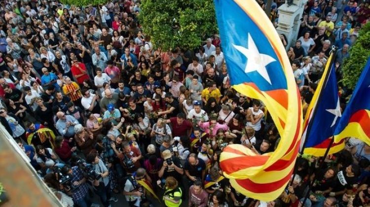 grupo-manifestantes-cataluna_11262671.jpg_1375687530