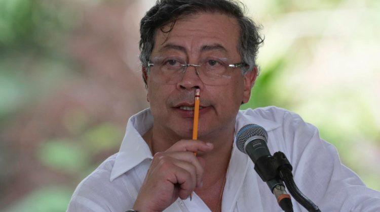 gustavo-petro gustavo-petro