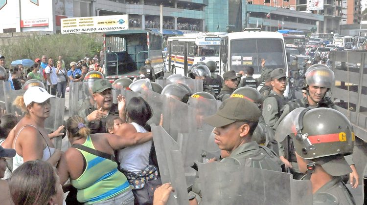 jesus t- protestas superlider