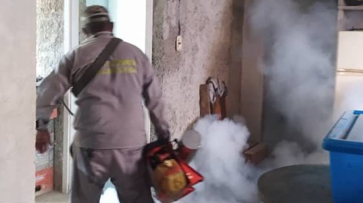jornada-de-fumigacion-en-mal-paso