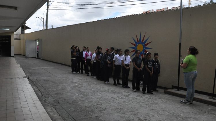 ks- poca afluencia de estudiantes