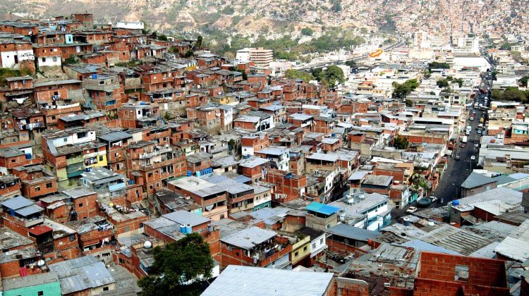 Vista de los Cerros de Caracas.
Lugar: Mcpio Libertador, Distrito Capital, Caracas, Venezuela.
Fecha: 11 de Marzo de 2004
Foto: Franklin Reyes/J.Rebelde