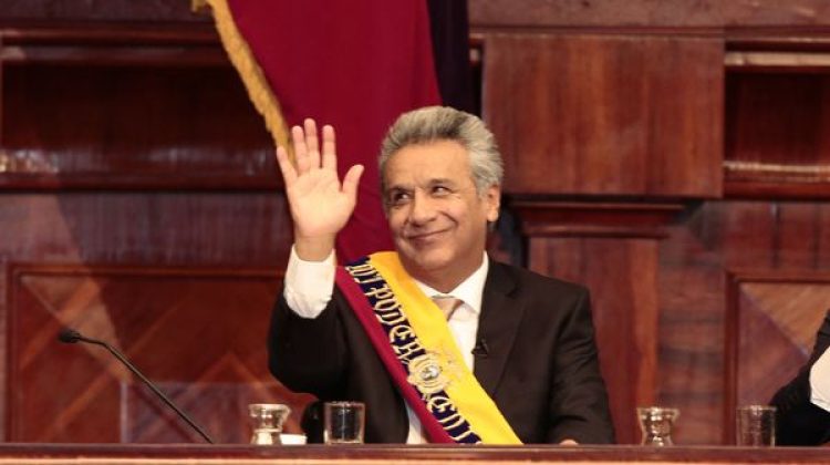 lenin-moreno-asuncion-con-rafael-correa-1920-03-saluda