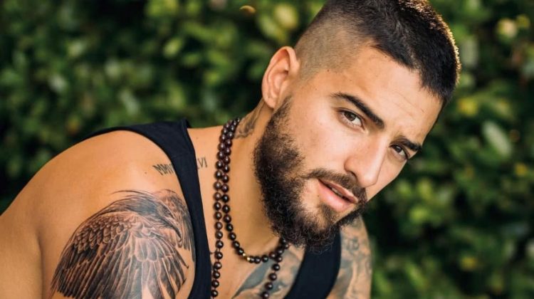 maluma-publica-foto-con-enterizo-militar-y-recibe-milones-de-criticas