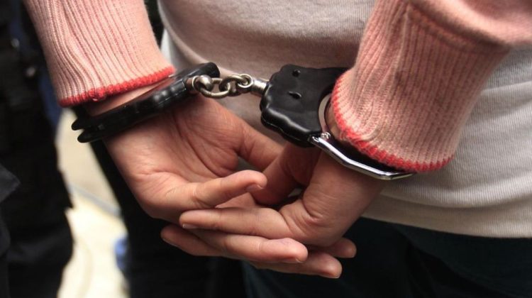 mujer detenida