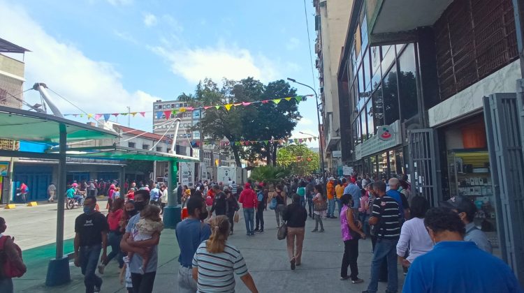 personas en la calle