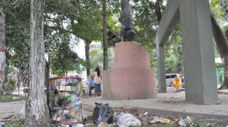 plaza la indiaW