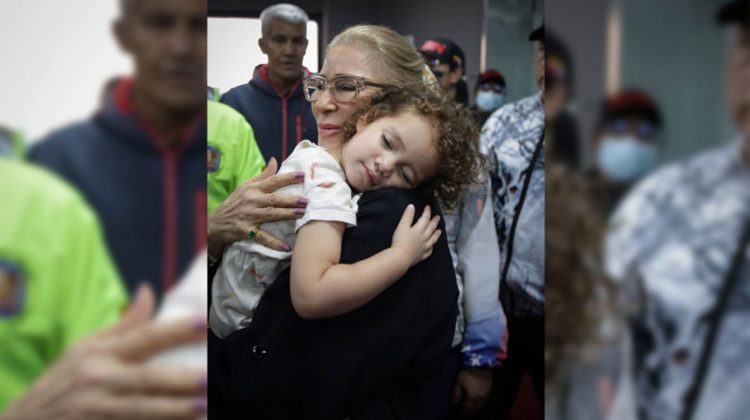 presidente-maduro-logro-el-rescate-de-la-nina-maikelys-espinoza-secuestrada-por-el-gobierno-de-eeuu-175418