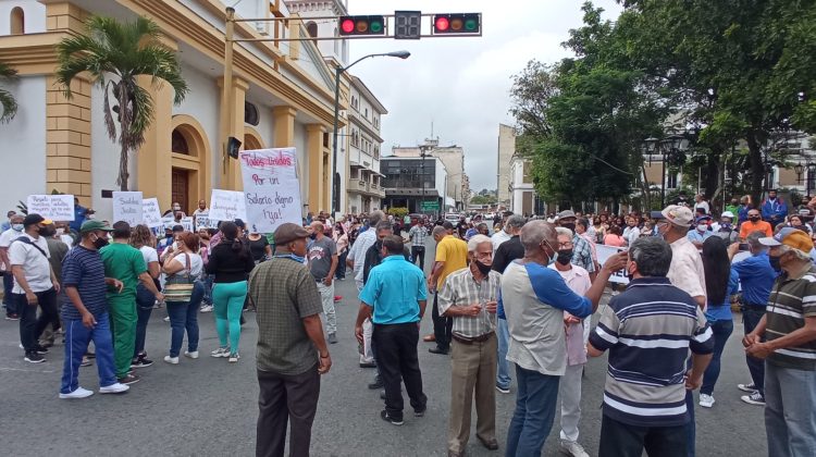 protesta en la plaza bolivar, luis maizo