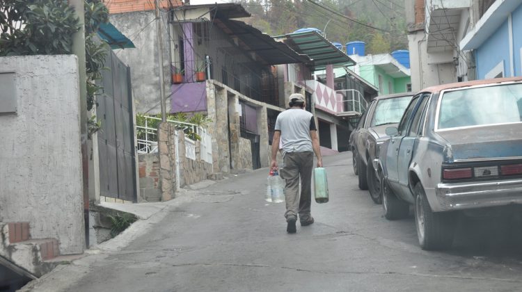 pw.CARGANDO AGUA