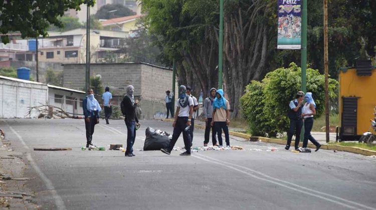 pw.Cerraron la avenida por 4 horas