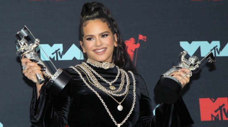 rosali-a-la-primera-artista-espan-ola-capaz-de-ganar-un-mtv-video-music-award-1566894372