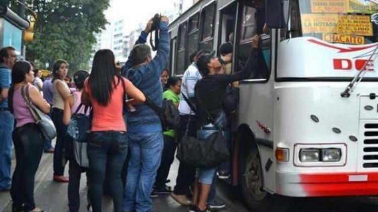 transporte-publico-caracas-venezuela-2015030211310702113107-696x394