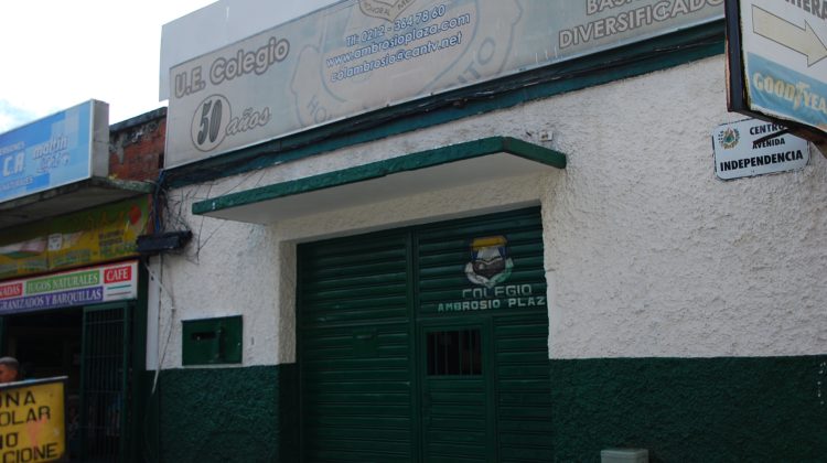 u-e-ambrosi-plaza