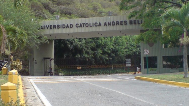 ucab_entrada_universidad