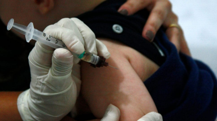 vacunacion a niños pequeños
