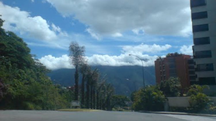 valle-arriba-caracas-696x421