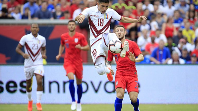 CINCINNATI, OHIO - JUNE 09: Jefferson Savarino #10 of the Venezuela men's national team controls the ball in the first half of the game against the USA men's national team at Nippert Stadium on June 09, 2019 in Cincinnati, Ohio.   Andy Lyons/Getty Images/AFP
