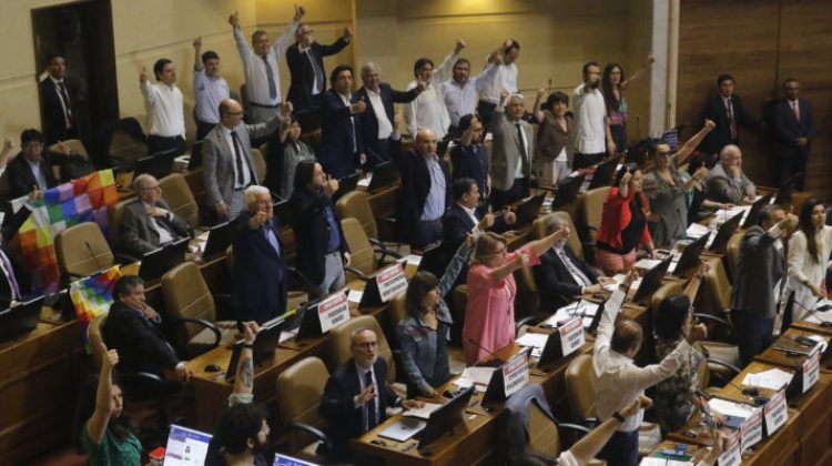 18 DE DICIEMBRE DE 2019/VALPARAISO
El diputado Tomas Hirsch, durante la sesion de la Camara de Diputados, en donde se discute la reforma que establece el procedimiento para elaborar una nueva Constitucion.
FOTO: LEONARDO RUBILAR CHANDIA/AGENCIAUNO